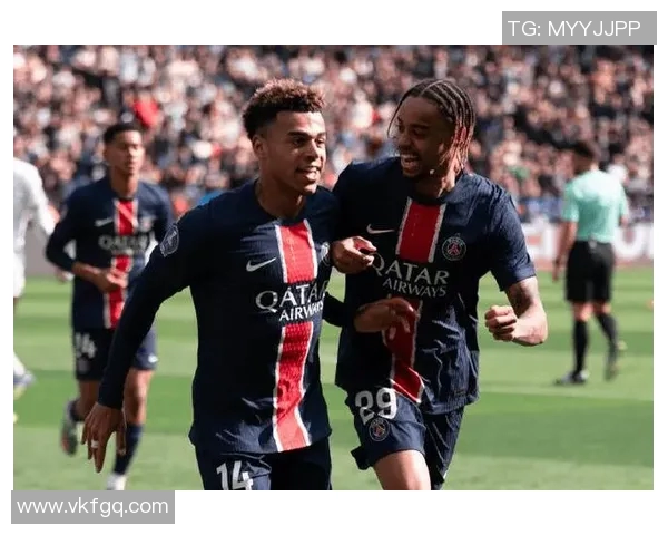 巴黎圣日耳曼官方宣布签下阿根廷国脚托雷斯，球队实力再添强劲火力